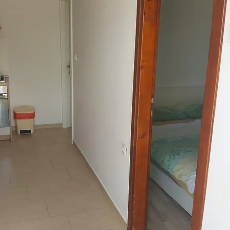 Apartment Mila Primosten