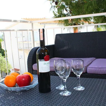 Apartment Mila Primosten