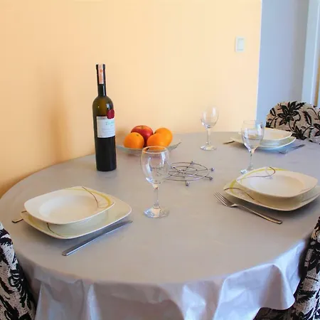 Apartment Mila Primosten