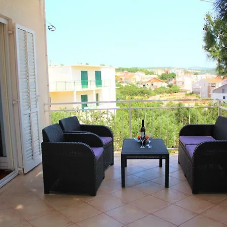 Apartment Mila Primosten