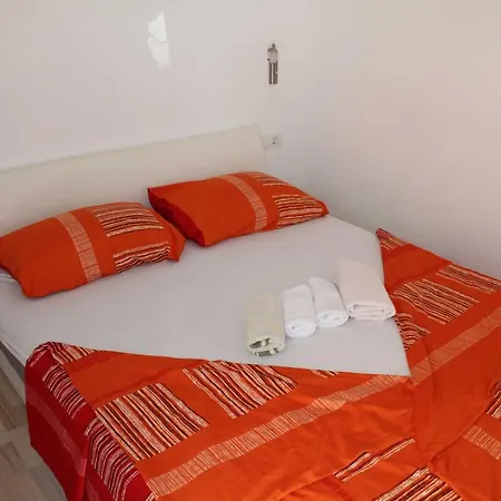 Mila Apartment Primosten